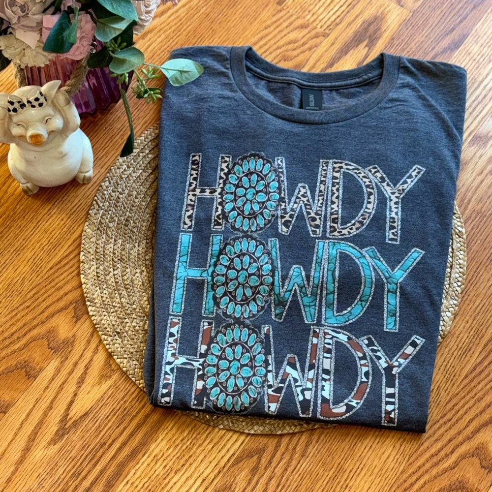 Graphic Tee with 'Howdy' Print